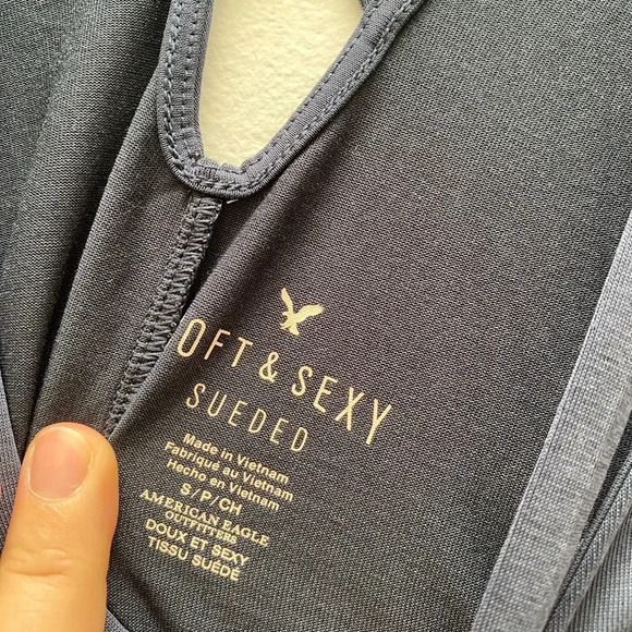 AMERICAN EAGLE - Soft and Sexy Sueded Tank - Picture 3 of 5